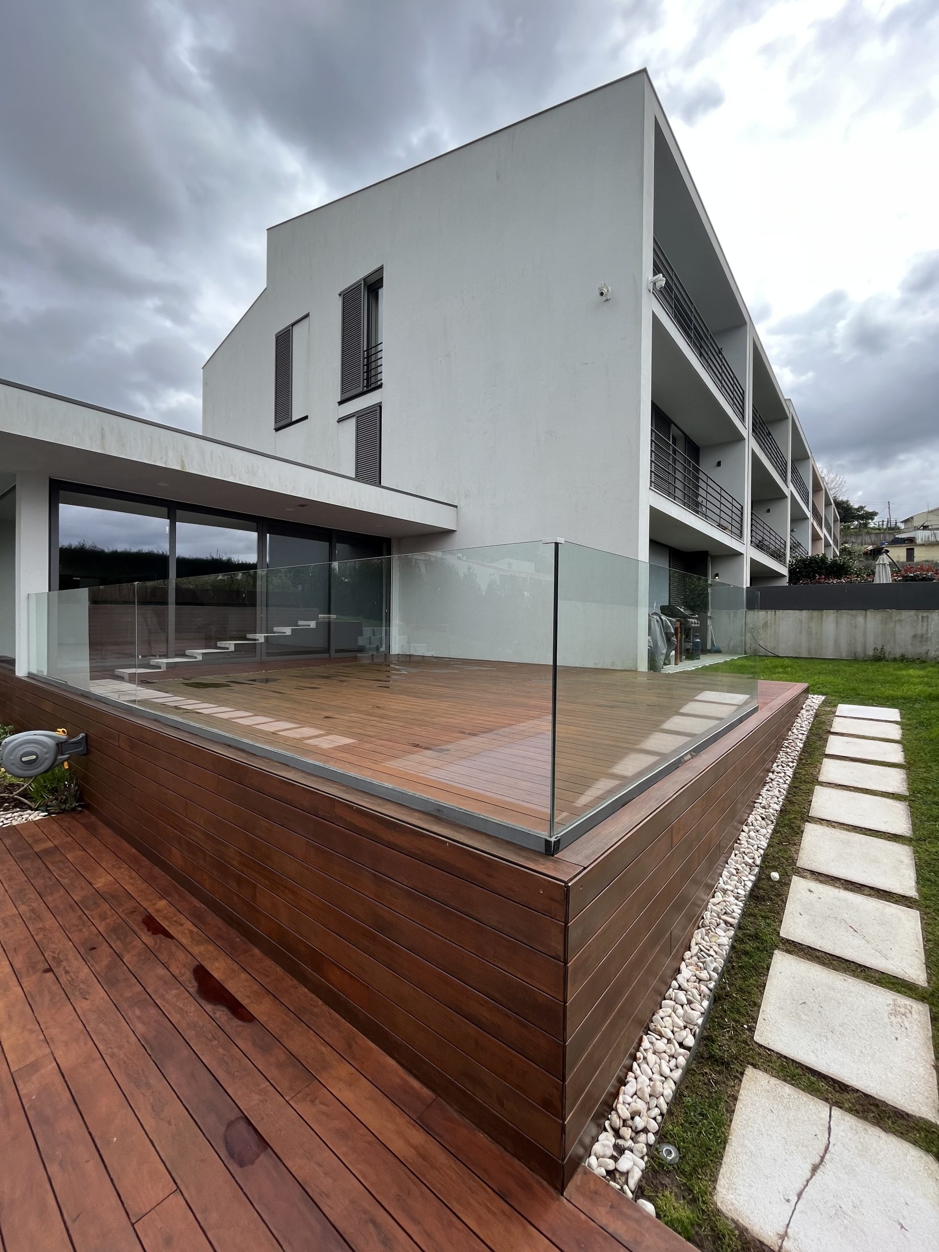 Terrace house ipe_01