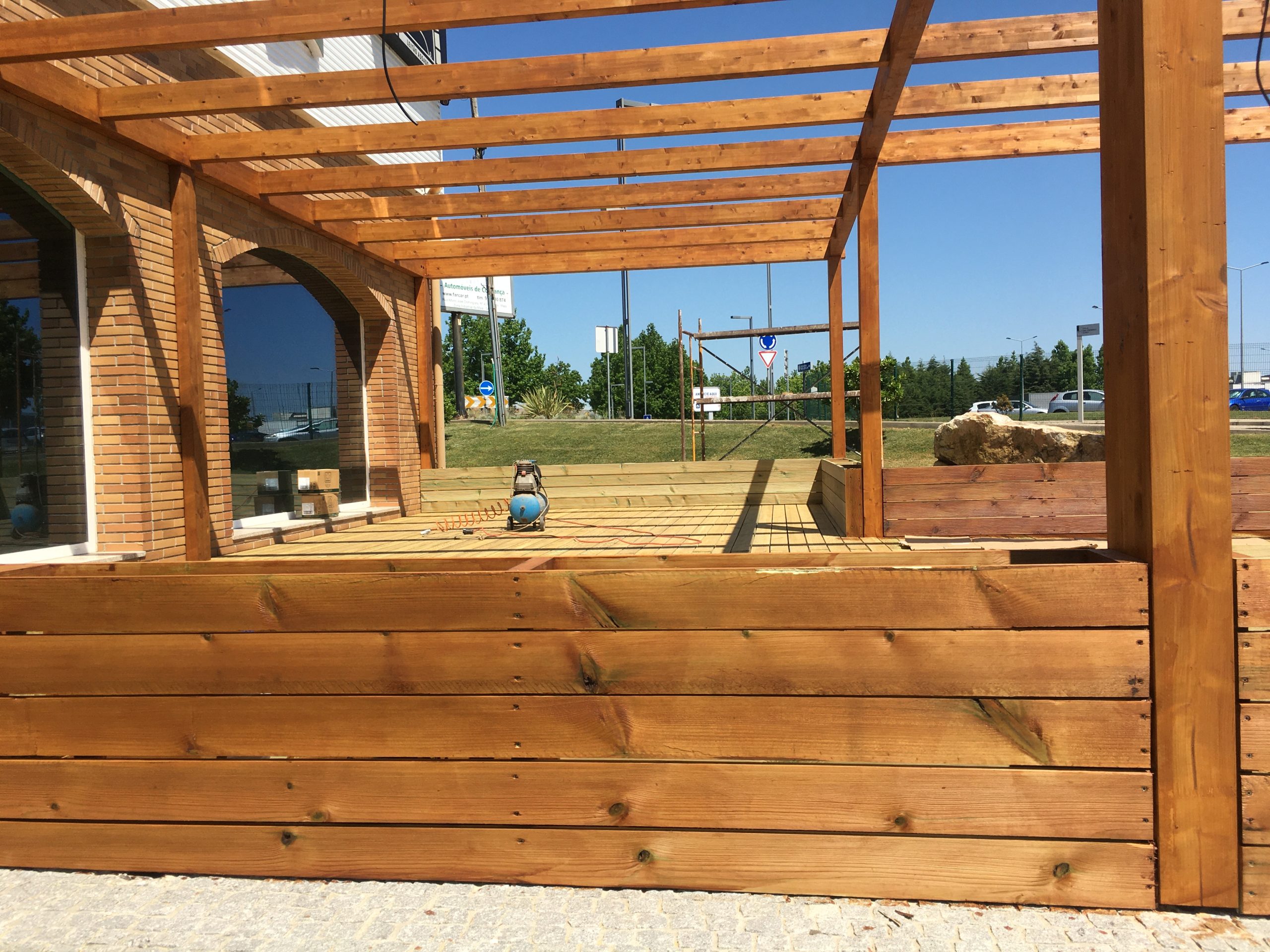 Thermotreated pine deck_01